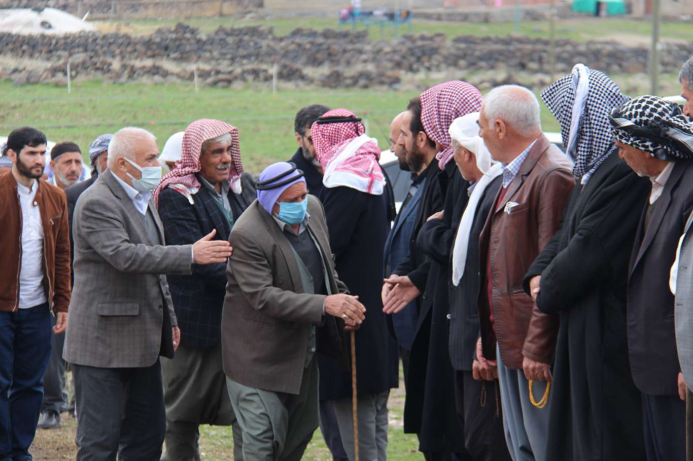 HÜDA PAR ve kanaat önderlerinin aracılığıyla husumetli aileler barıştırıldı